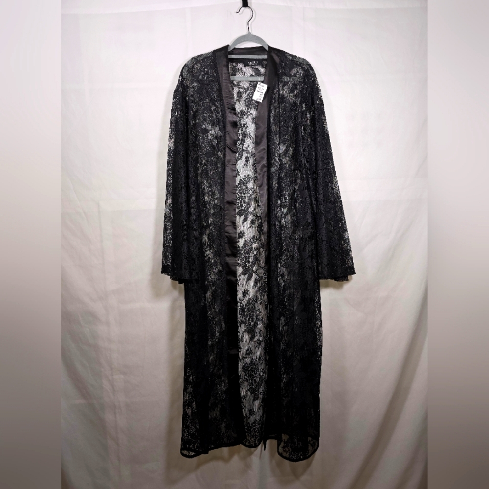 Akira Lace Kimono NWT 2